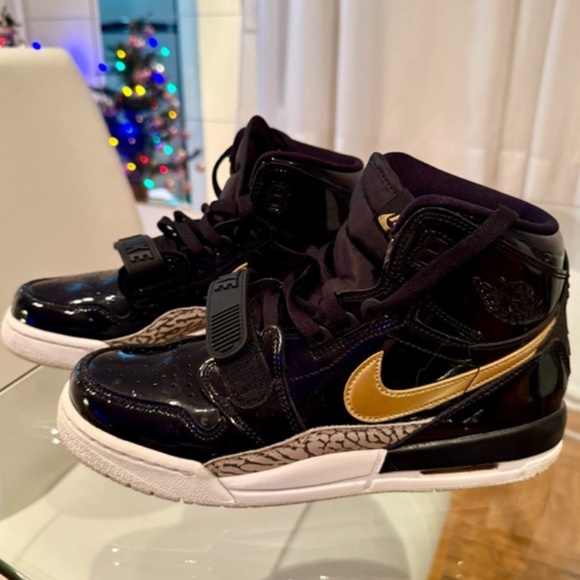 Jordan Shoes - Black and Gold Jordan